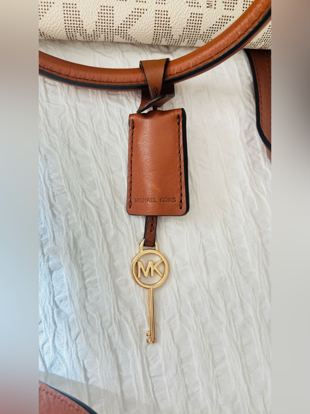 Michael Kors Signature Satchel in Vanilla and Cedar Hamilton Traveler NWT - Picture 8 of 16